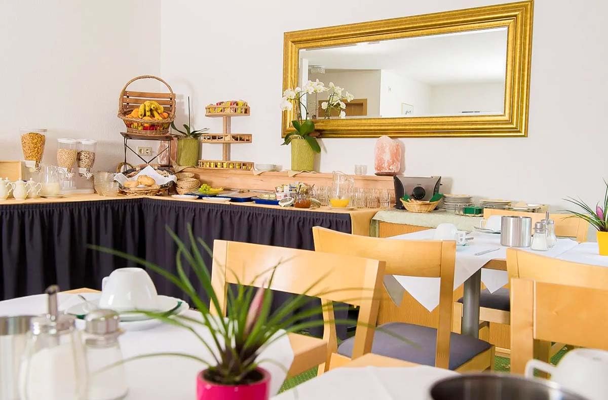 JOCHEN SCHWEIZER Geschenkgutschein: Wellnessurlaub Therme Sinsheim und Technikmuseum für 2 (5 Nächte)