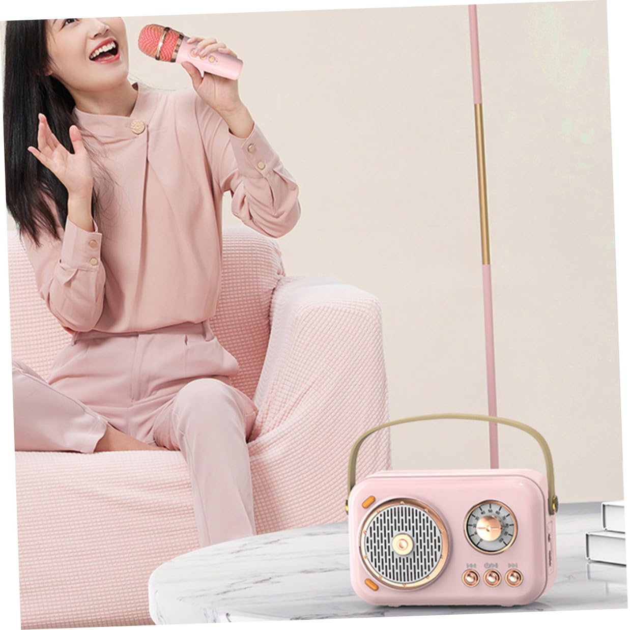 Altavoz Portátil con Micrófono Inalámbrico Compacto para Karaoke, Estilo Retro, Función de Conexión Inalámbrica, Uso en Exteriores y Hogar, Diseño Ligero para Jóvenes, Color Rosa