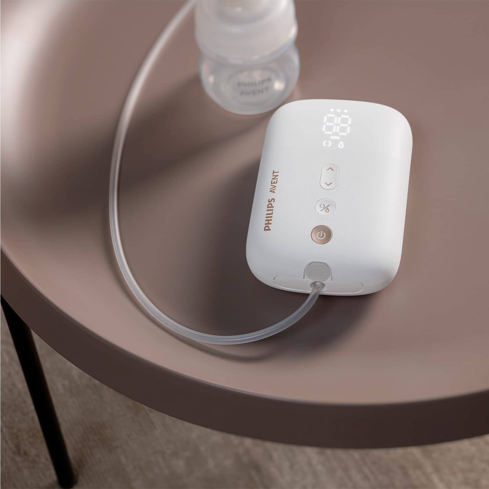 PHILIPS Avent Single Electric Breast Pump, tiralatte di qualità ospedaliera con motore silenzioso e ricaricabile per la massima discrezione ovunque ti trovi, borsa da viaggio, modello SCF396/31