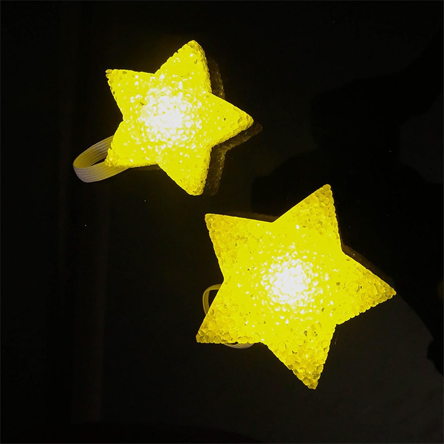 Peiiwdc of 4 LED Illuminated Star Stage Tool for Celebration and Home Decoration Lighting Star Shape Party Decors