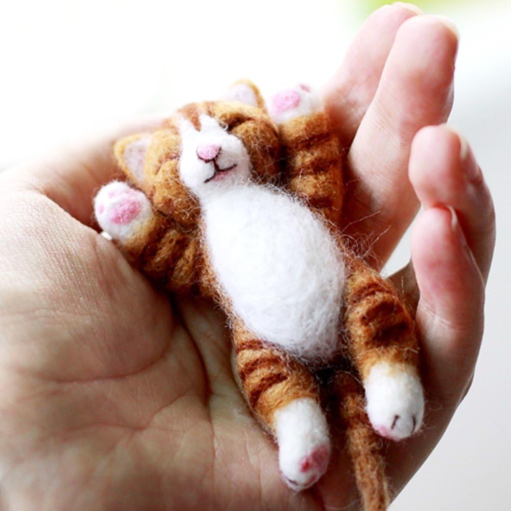Feltsky Lazy Ginger Kitten Needle Felting Kits Lying in Hands - Needles, Finger Guards, Black High-Density Foam Mat, Instructions 8cm