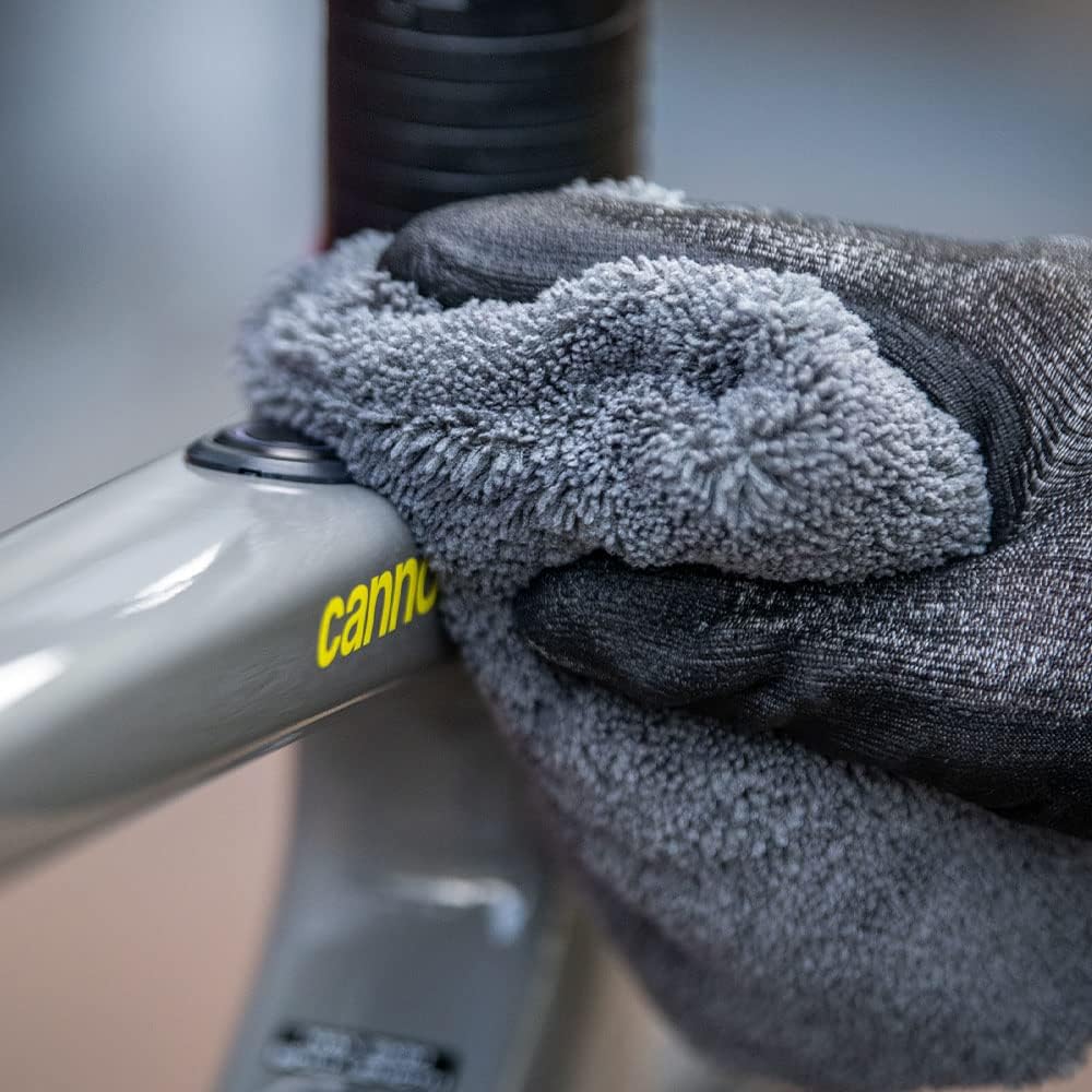 Muc-Off eBike Essentials Kit – Zestaw do Czyszczenia Roweru Elektrycznego – Zestaw Rowerowy Zawiera Środki do Czyszczenia Roweru Elektrycznego i Ochronny Środek Antykorozyjny Bike Protect
