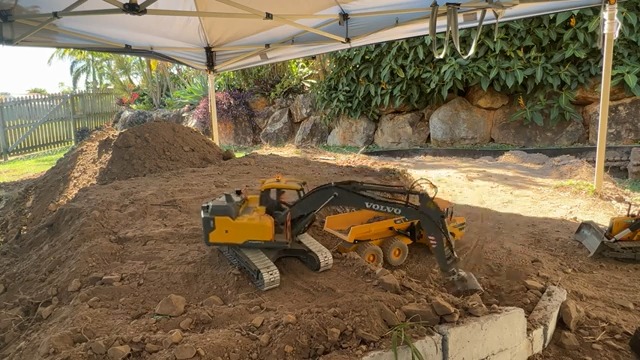 Amazon.com: DOUBLE E Hobby Volvo EC160E Remote Control Excavator
