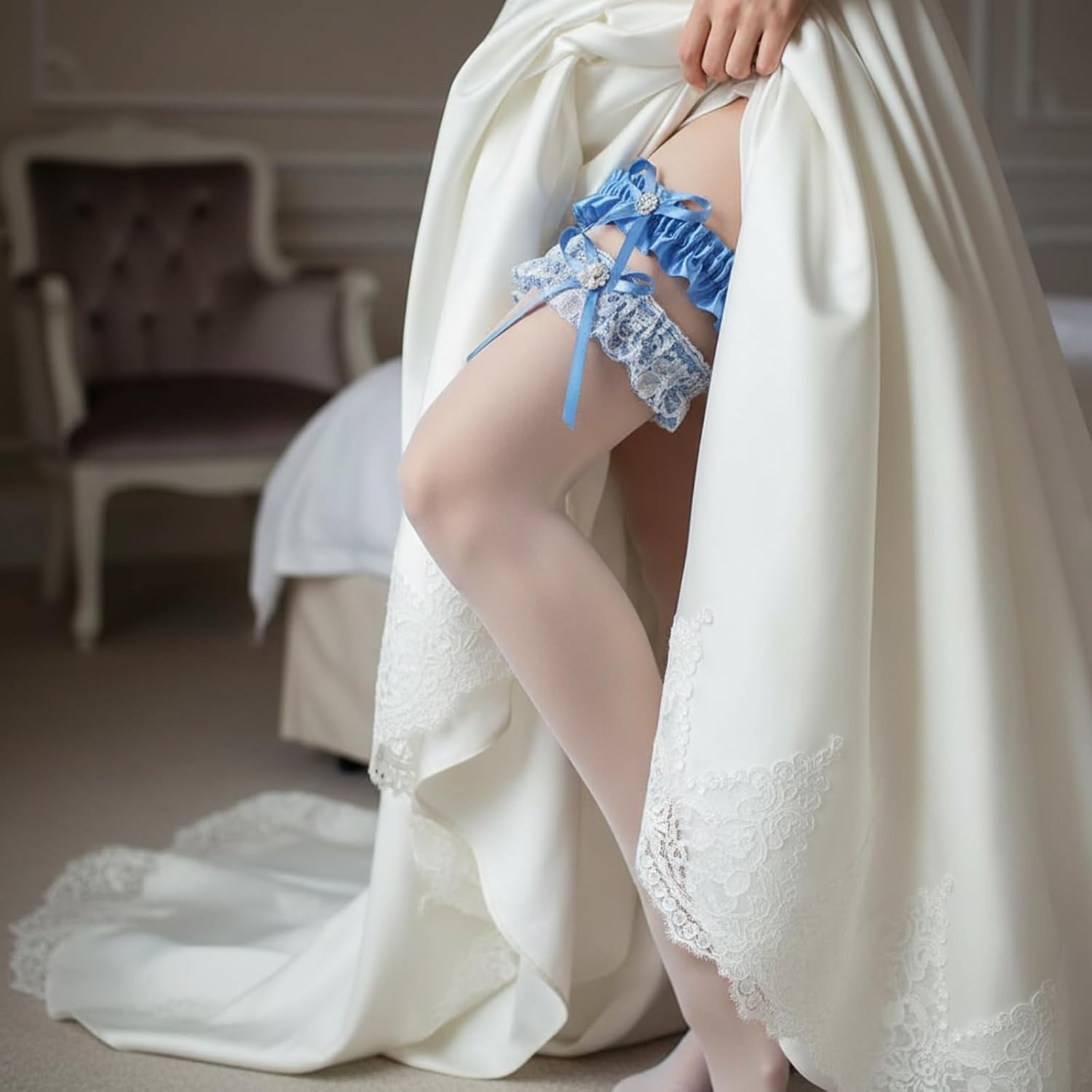 Chicingyou 2 Pcs Blue Lace Wedding Garters Bridal Garter Set for Pearl Stretch Prom Garter Women Bride Something Blue Gift Lace Garters Belt Set