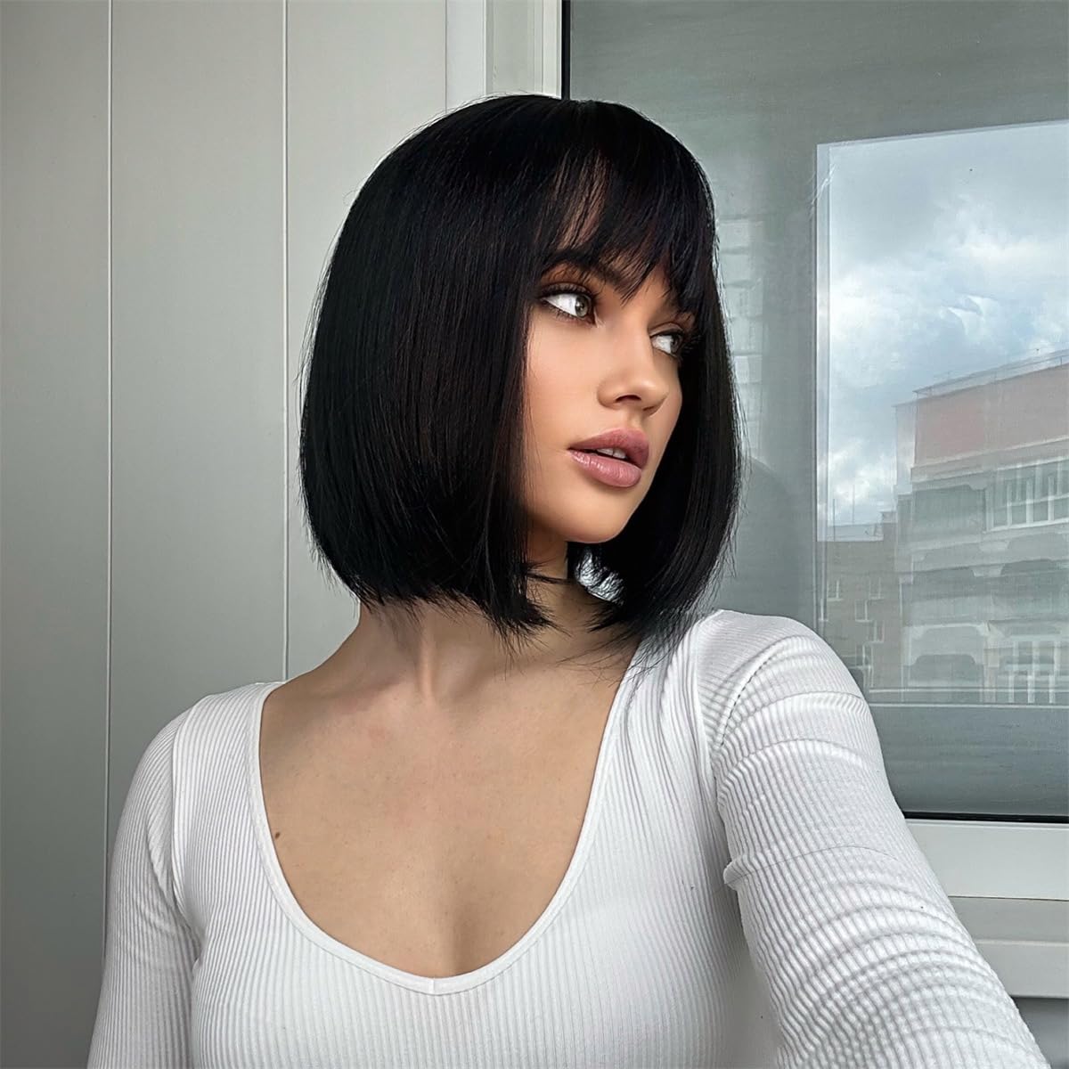 Sapphirewigs Czarne peruki bob dla kobiet, peruka z grzywką, krótka, czarna, peruka bob, na co dzień, na imprezę, naturalnie wyglądająca peruka, 30 cm