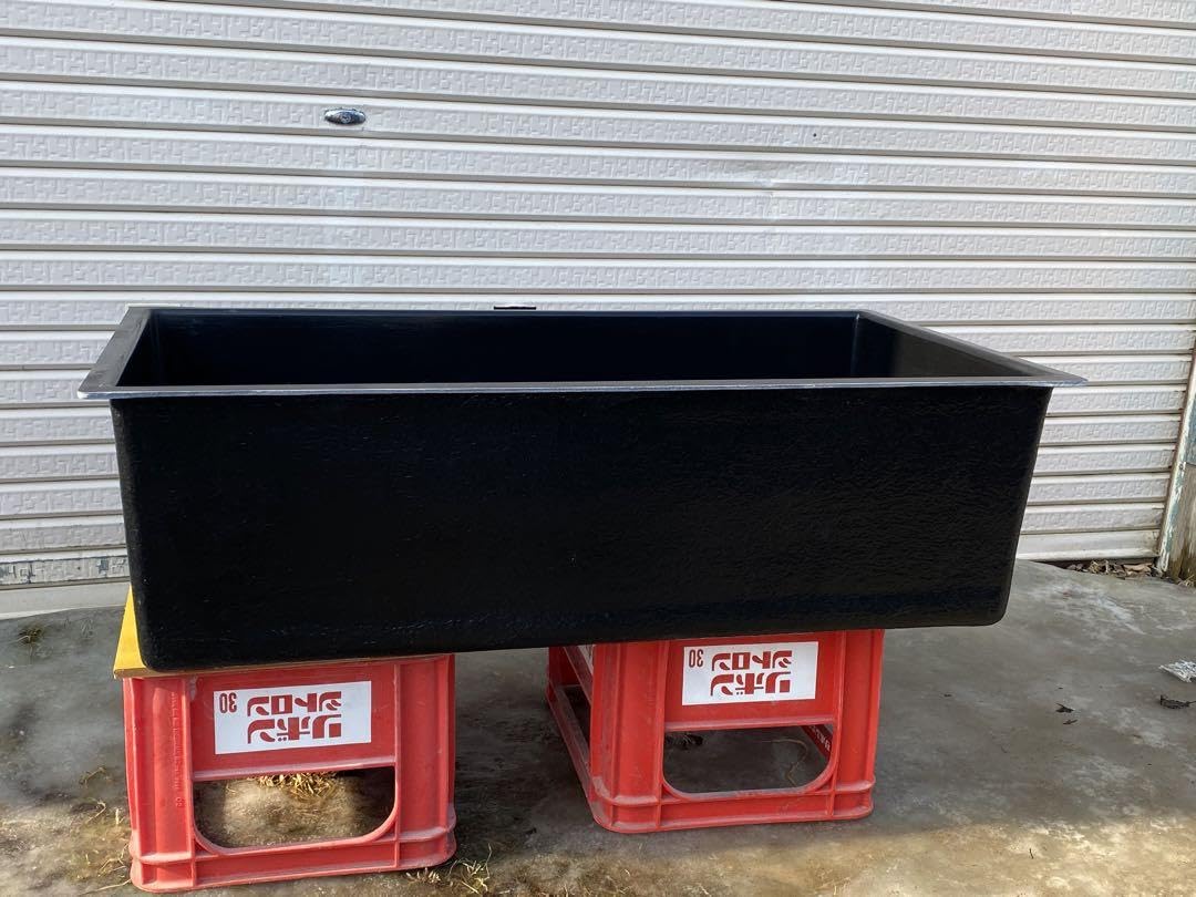 Amazon.co.jp: 中型 FRP製水槽 黒 : ペット用品