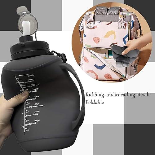 Miniatura 7 de Botella de agua plegable de 64 onzas con popote y marcador de tiempo motivacional, botella de silicona reutilizable de medio galón con cuerda de asa