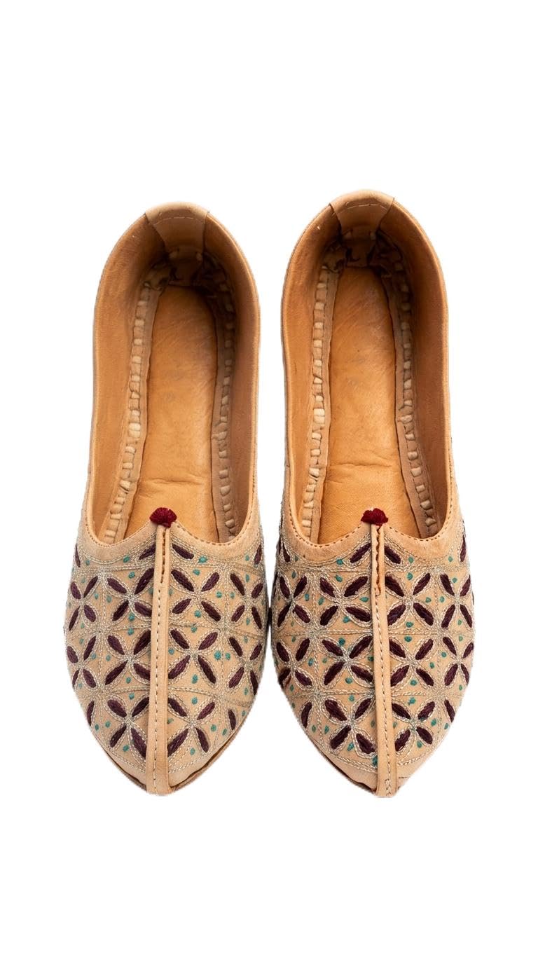 Man Mojari Embroidered Ethnic Slip-On Shoes-image-44