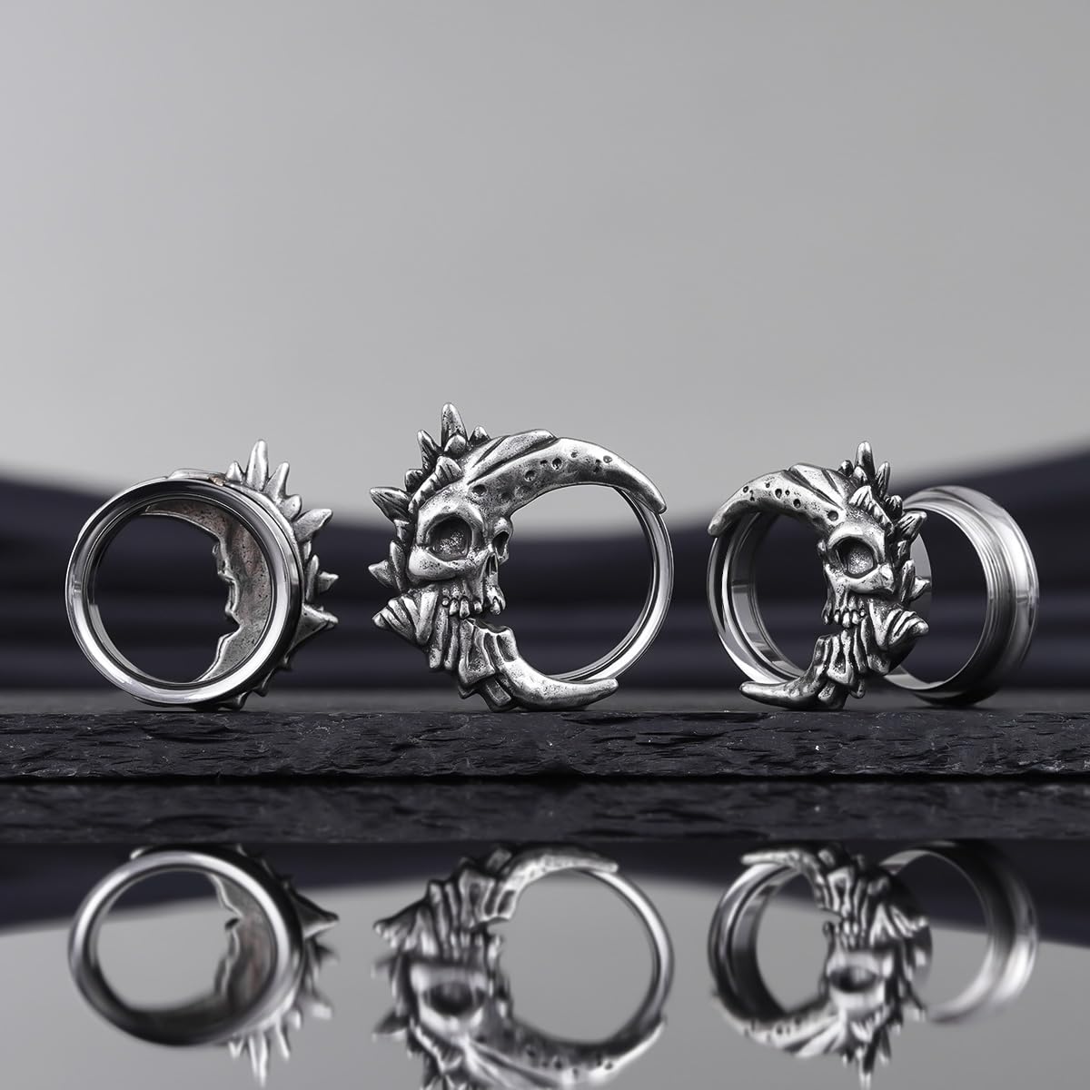 COOEAR Schraube zurück Farbe Ohr Tunnel und Stecker, Doppelte ausgestellte Anzeigen für Ohrringe, 1-Paar Mond Form Schädel Design Piercing Expander Bahren.