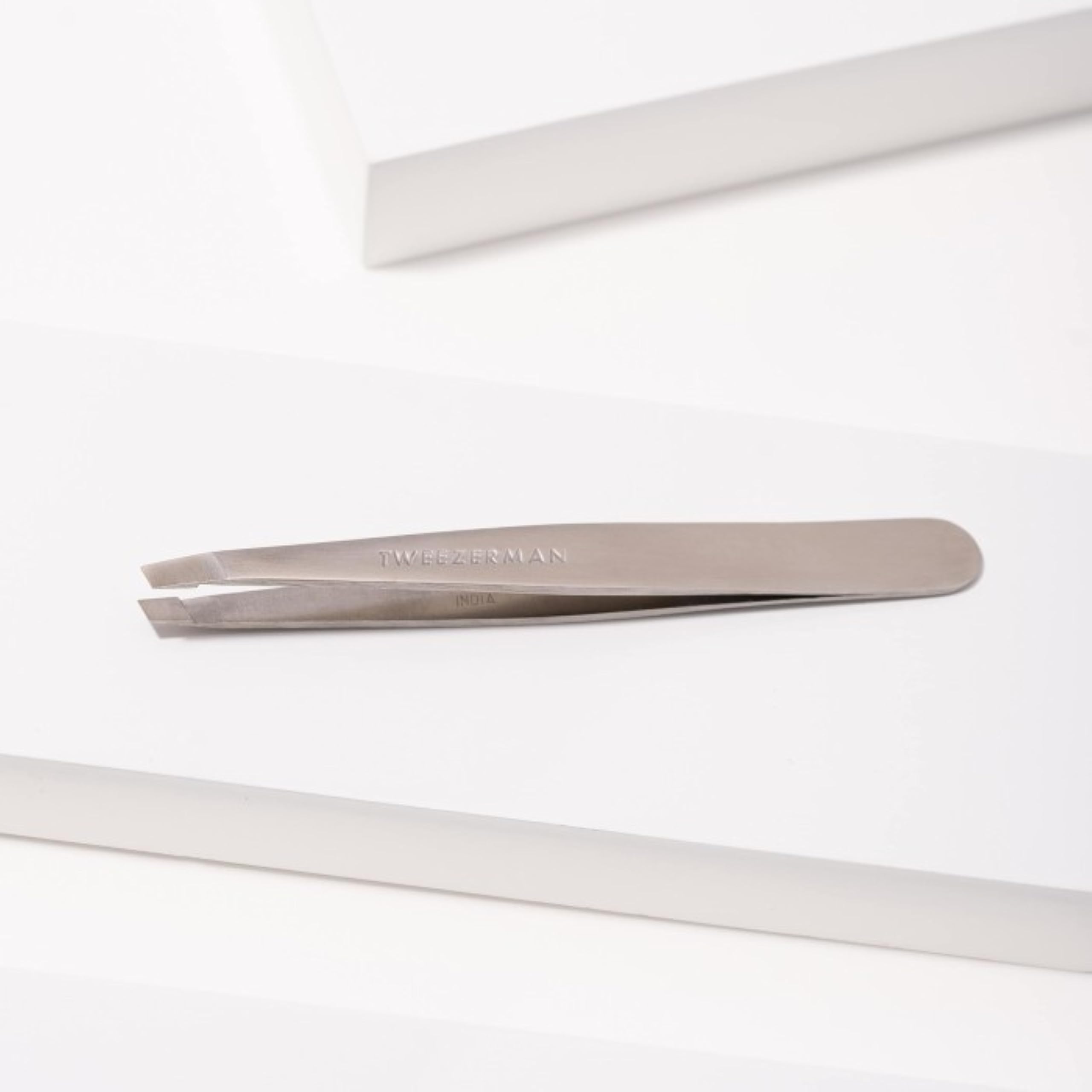 Tweezerman kTW1231-R Pince à Épiler Inclinée 50 g