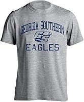 Vista 27 de Sport Your Gear NCAA Camiseta de manga corta retro con licencia oficial de aspecto desgastado para el día del juego, camiseta de espíritu deportivo