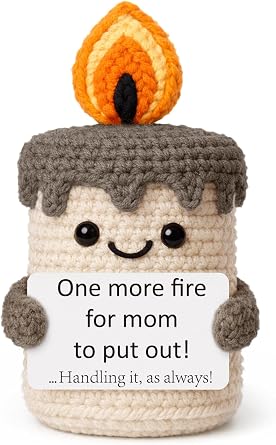 Funny Mom Gifts from Daughter Son - Cute Handmade Crochet Candle Decor, Best Mom Ever Presents for Her Birthday, Cute Mothers Day Christmas Gift for Wife, Super Moms Office Desk Accessories