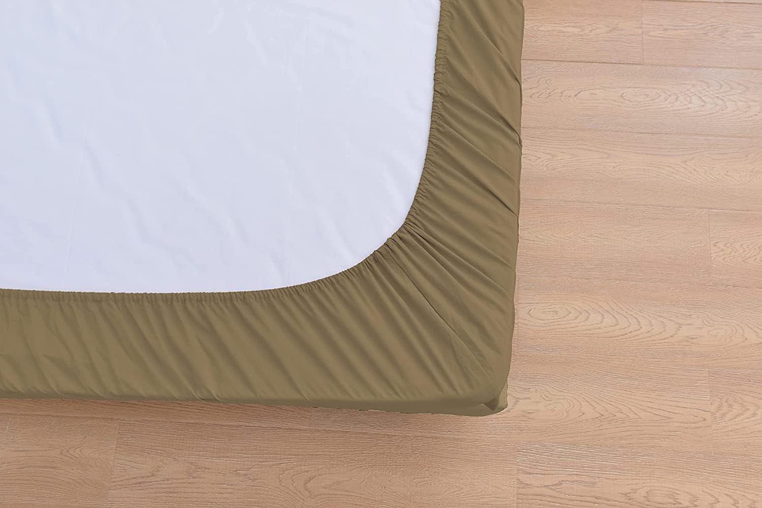 The Season Essentials Wrinkle Free Sheet Sets with Deep Pockets & Stain Resistant, 4 pc, 1800 Thread Count Based, Tiger Eye, Queen