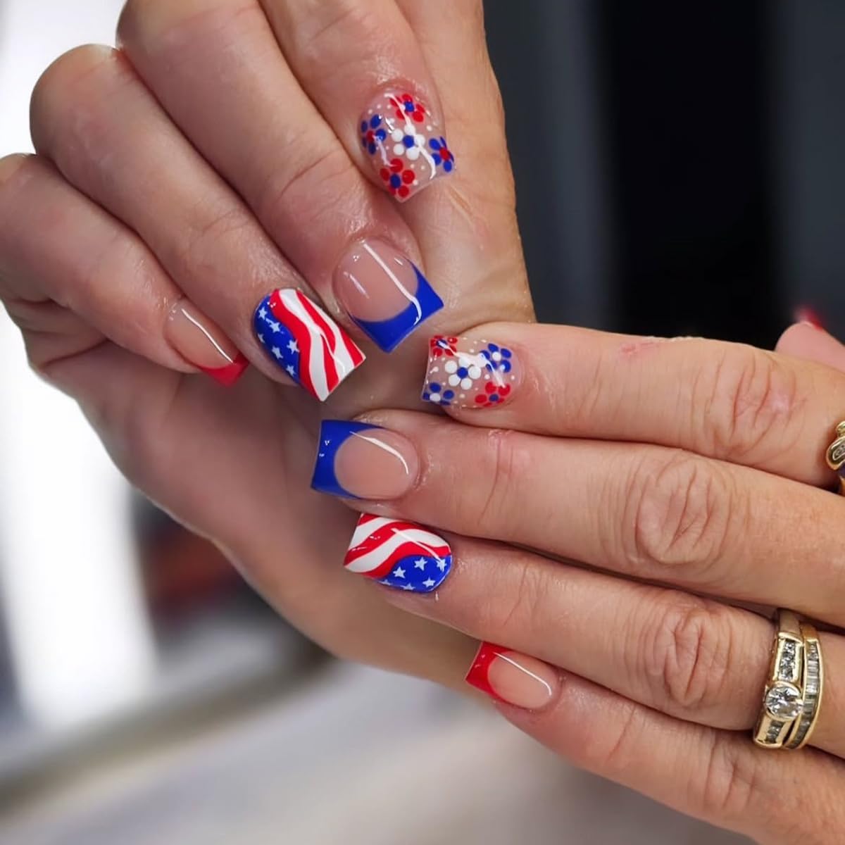 4th of July Press on Nails Short Square Fake Nails Patriotic Nails Press ons with American Flag Stars & Stripes Design,Reusable Artificial Nails,24Pcs Nail Kit for Women Independence Day Manicure
