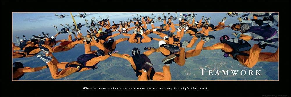 STAMPA-SU-TELA-INCORNICIATA-Frontline-Cm_14_X_42-Lavoro-di-squadra---Paracadutisti-paracadutisti-cielo-arancione-Quadro-su-tela-con-cornice-a-cassetta-americana-Canvas-incorniciato-all'ameri