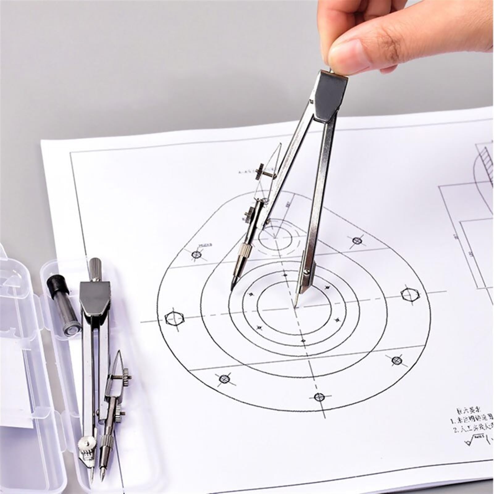 Zestaw narzędzi do geometrii cyrkla, metalowy zestaw narzędzi do kompasu, sztuka, projekt, rysunek, inżynieria, biuro, szkoła, matematyka, geometria, przybory do rysowania, narzędzia do kreślenia, na