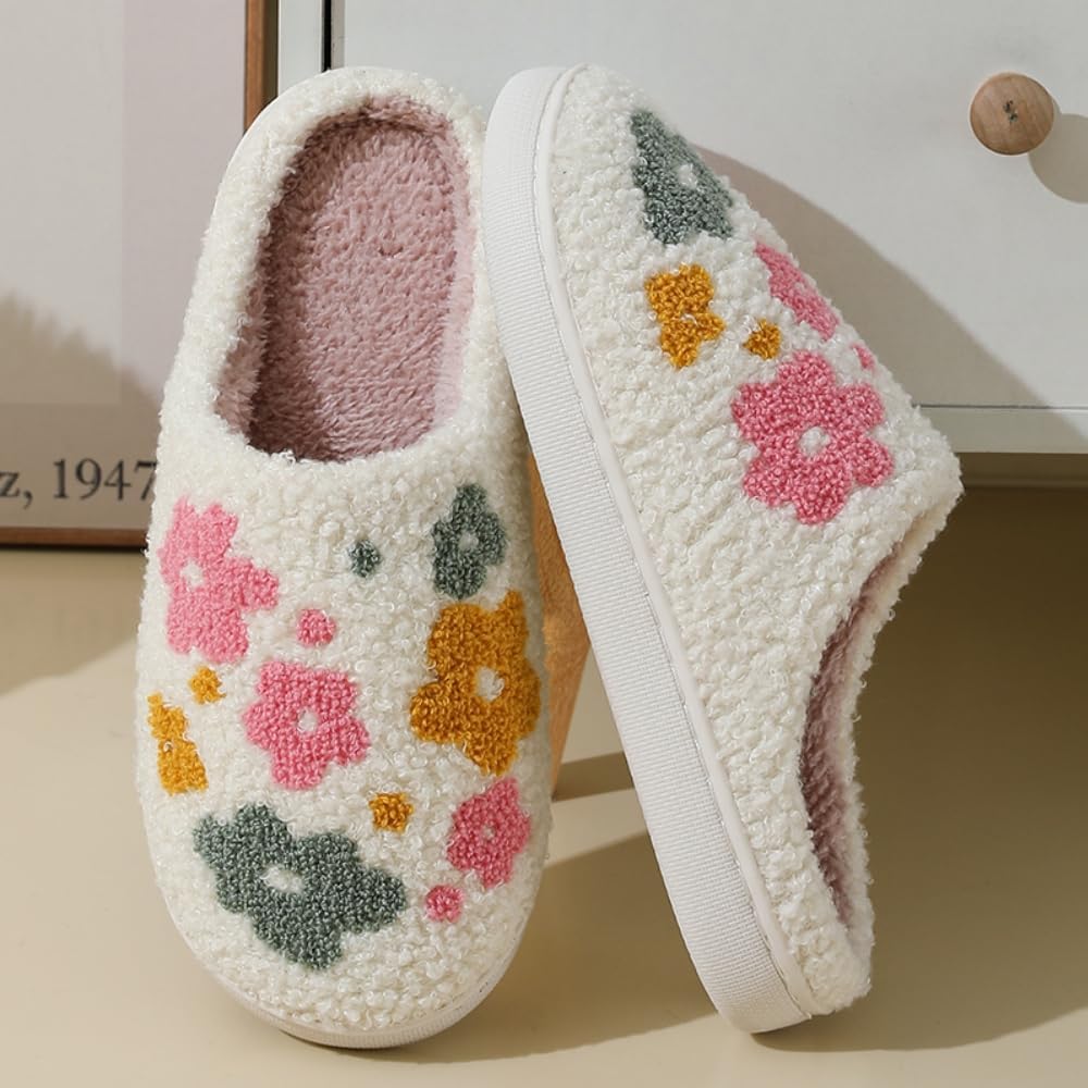Women Home Slippers Cute Pattern Strawberry Slippers Indoor Outdoor Plaid Shoes Warm Soft Bedroom Shoes Fuzzy Closed Toe Sandals Non Slip House Bedroom Slippers - Image 4