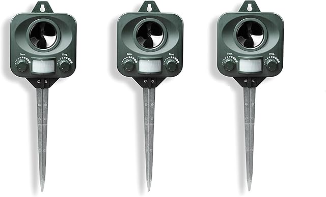 Pestbye® Battery Operated Motion Activated Waterproof Cat Repellent Quick Fix Ultrasonic Cat Scarer with Ground Stake - Set of 3