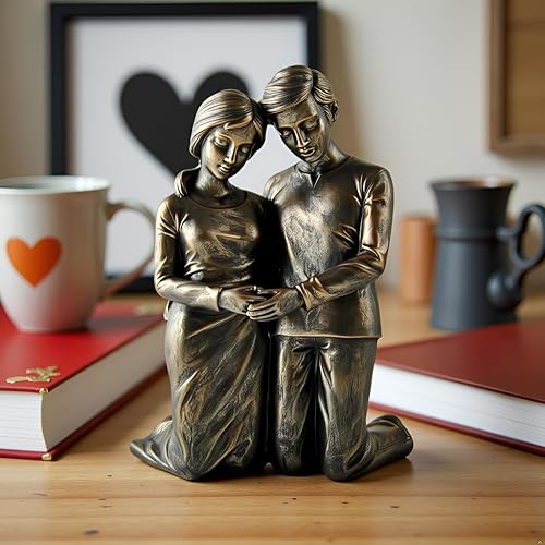 Miniatura 4 de Figura arrodillada de marido y esposa rezando, estatua de resina de 6.25 pulgadas, regalo religioso para parejas, decoración cristiana del hogar,