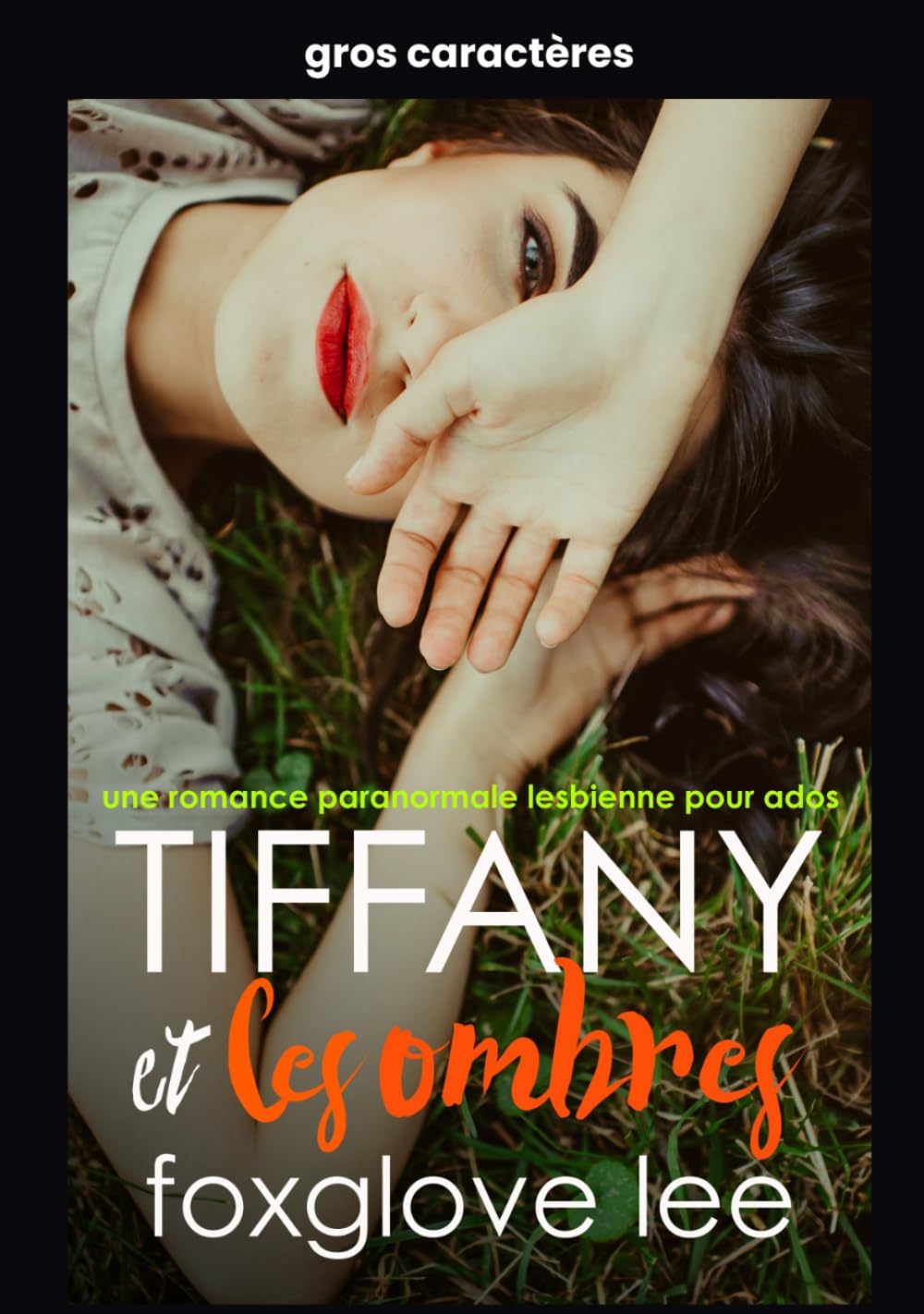 Tiffany et les ombres: une romance paranormale lesbienne pour ados