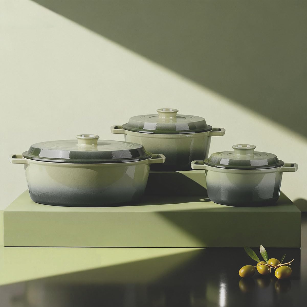 Cazuela de Hierro Fundido Ovalado Masseiron Olivine, 33 cm | Hierro fundido esmaltado 100%, tapa con picos, compatible inducción y horno, esmalte 3 capas, 7 L, fácil limpieza