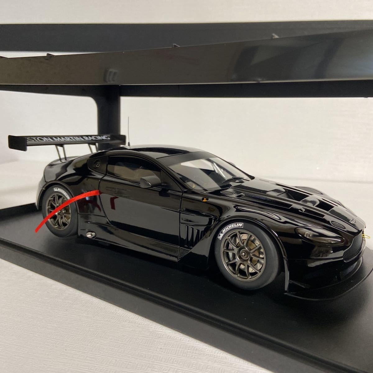 Amazon | オートアート／AUTOart：1/18 アストン マーチン
