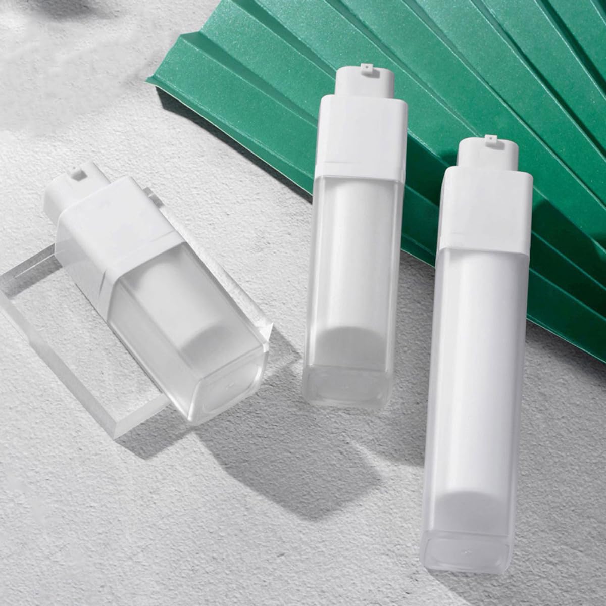 BETOOKY Flaconi da Viaggio Vuoti 3 Pezzi 50ml Pompa Sottovuoto Bottiglie Cosmetiche in As e Pp Leggere Bianco per Crema