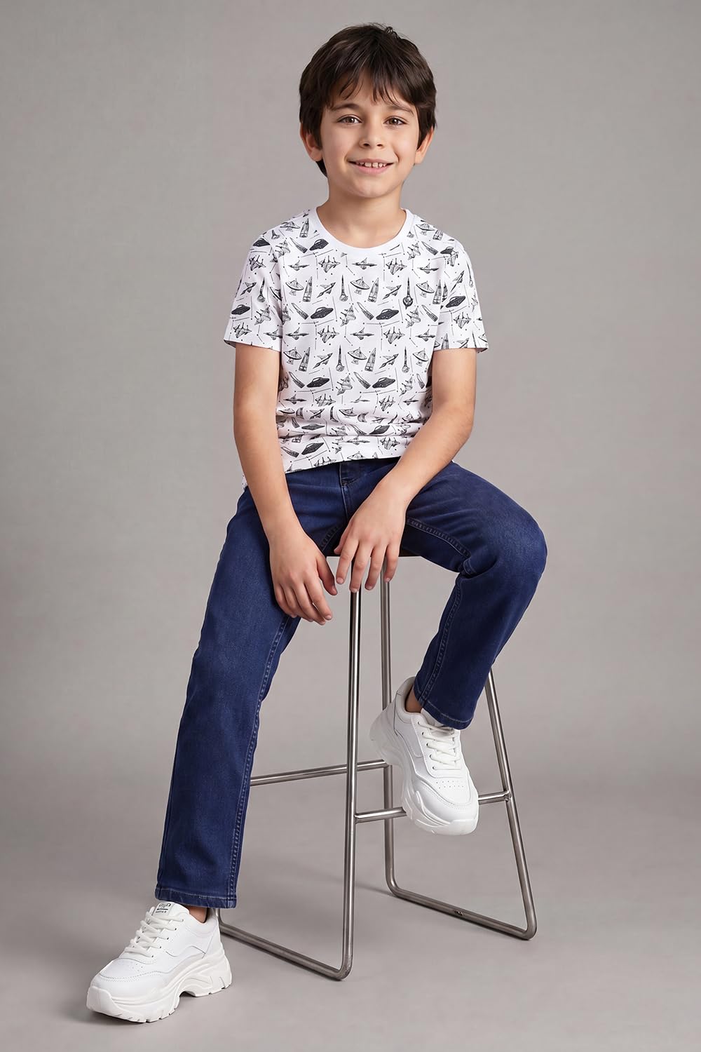 Allen Solly Jungen-Allover-Print, Rundhalsausschnitt mit Hirsch-Logo