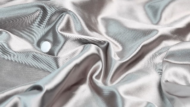 Funda De Seda Satén Para Almohada Cervical | Tamaño 63x38x14 Cm | Color Plata | Cremallera Invisible | Suave Y Transpirable