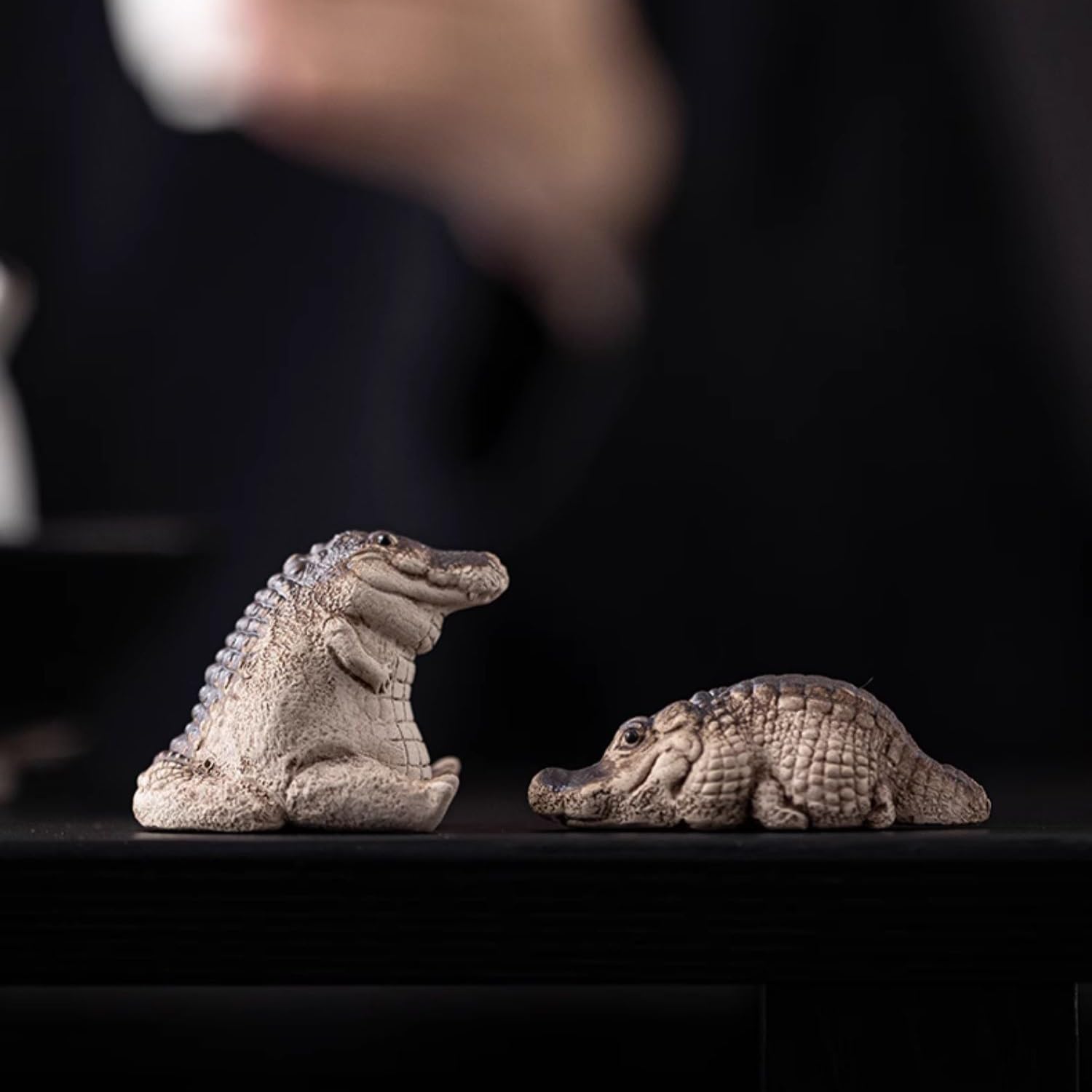 figurki zwierzątek， Uroczy krokodyl figurka ceramiczny zestaw do herbaty akcesoria dekoracja stołu, ceremonia herbaty ozdoba biurkowa prezenty(A)