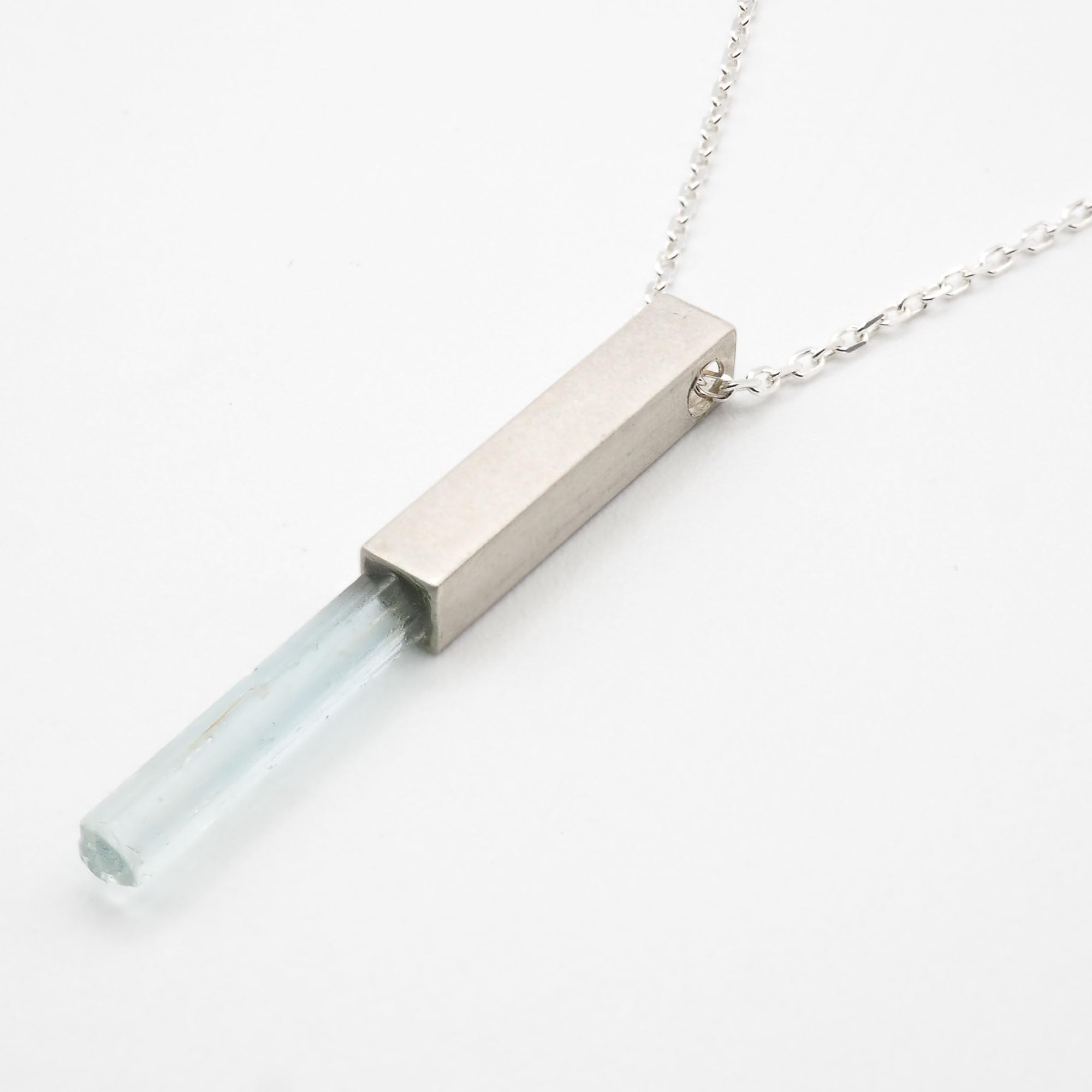 MEKI`S Collar de Cadena con Colgante de Aguamarina en Plata de ley 925 | natural, mineral, plata 925, azul hielo, minimalista, cadena, collar con colgante, mujer, hombre, piedra natural sin pulir