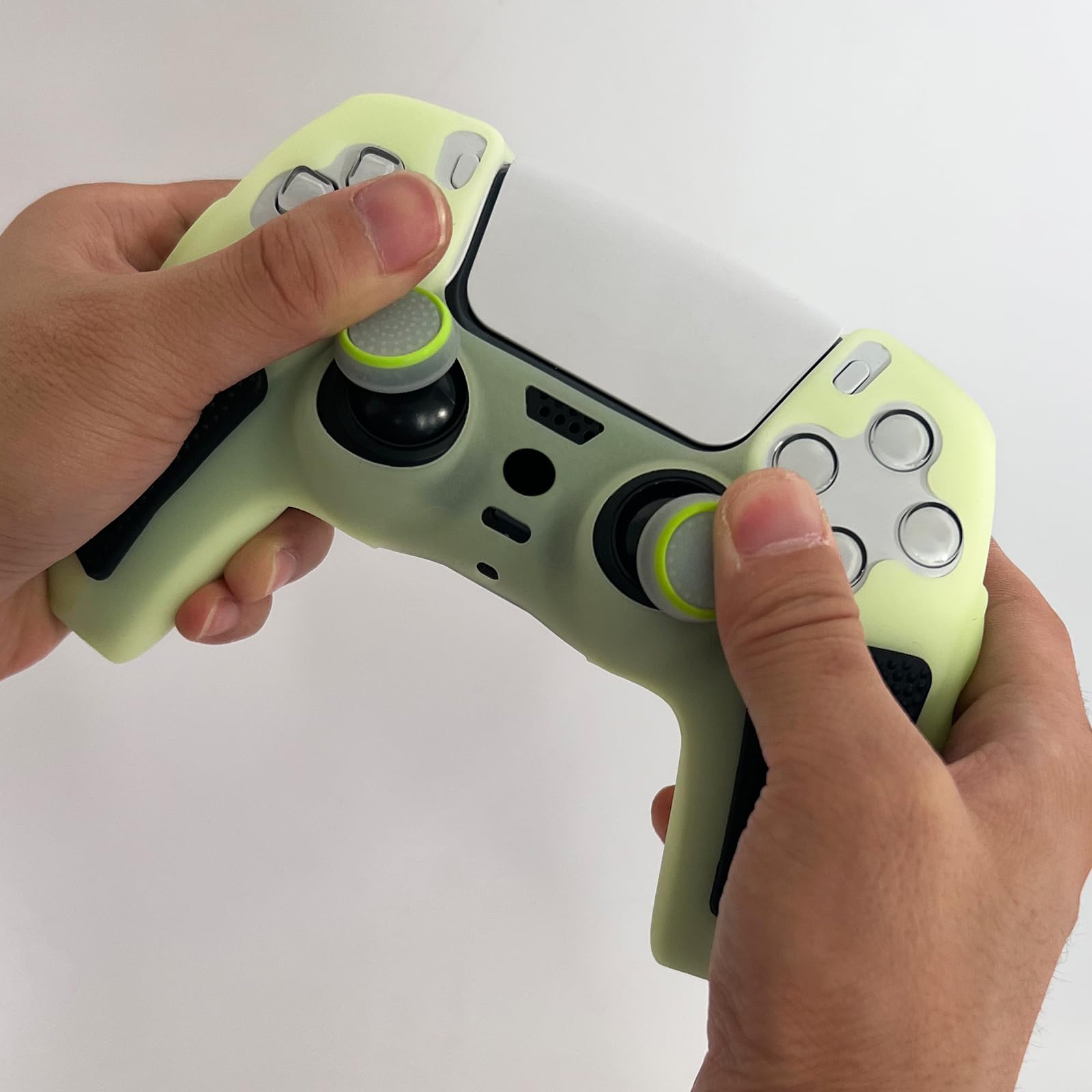 Peau de contrôleur PS5 Verte Qui Brille dans Le Noir, Housse de Protection en Silicone cloutée et épaisse, poignées compatibles avec la Manette PS5 avec 10 Capuchons de poignées