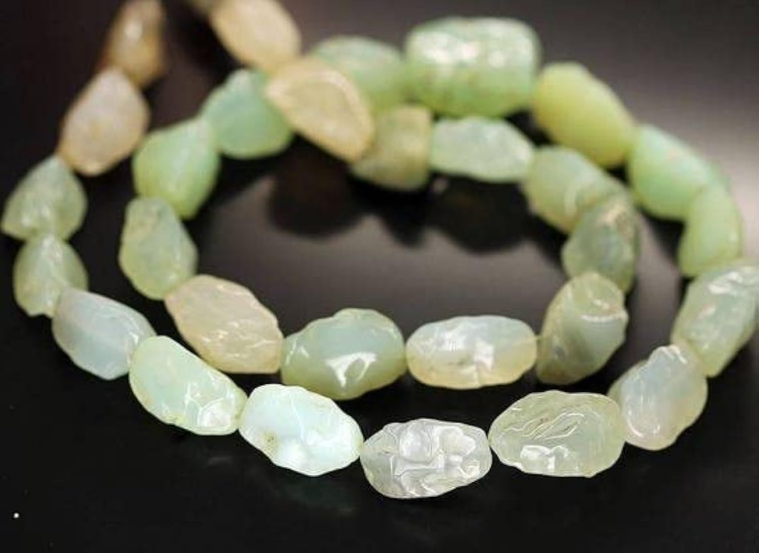 Calcédoine seafoam green en fil de 24" pour enfilage de colliers