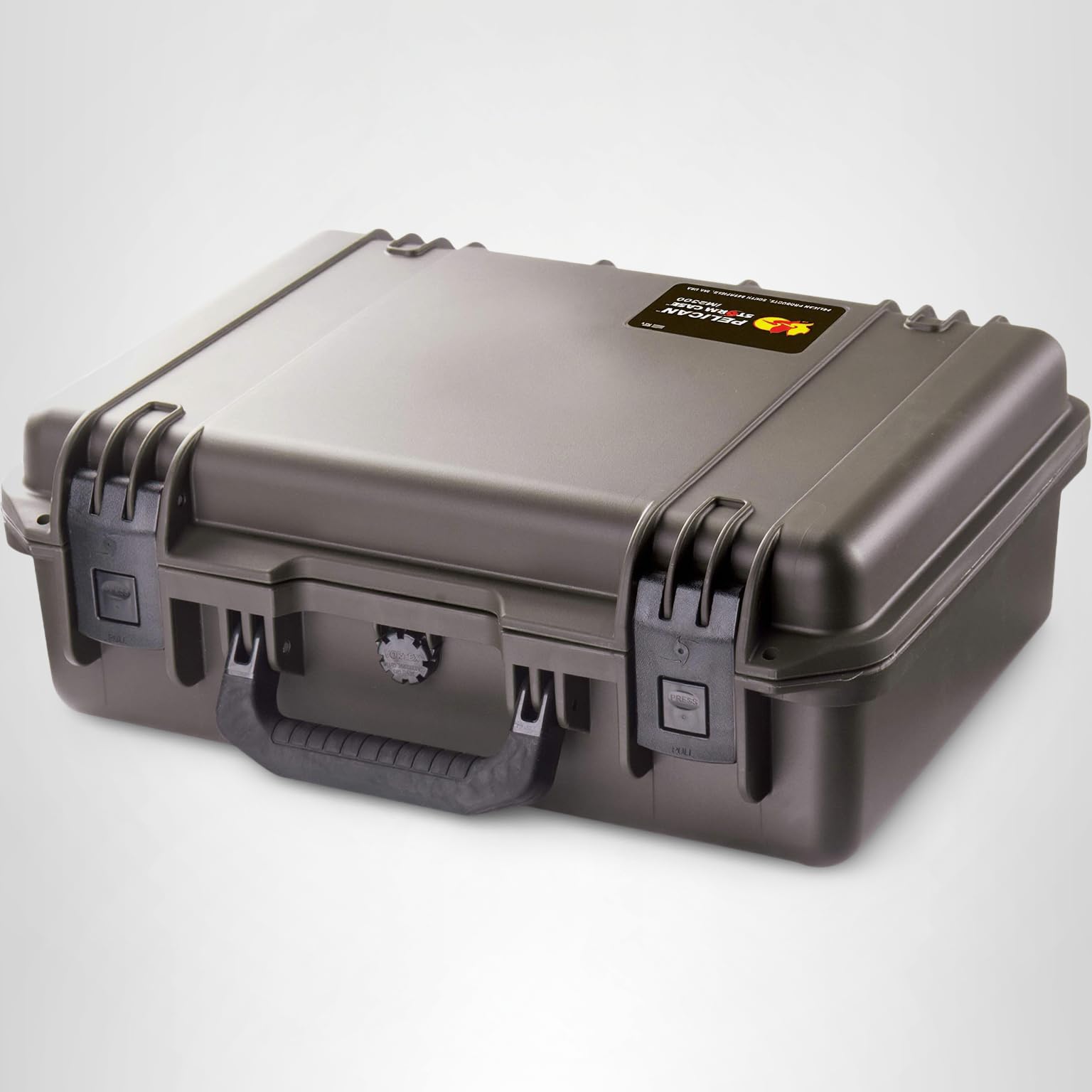 Amazon.com: Pelican Storm iM2300 Case With Foam (Black) : Sports