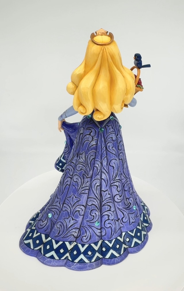 Amazon.com: Enesco Disney Traditions by Jim Shore Enchanted Princess  Sleeping Beauty Deluxe Aurora Figurine, 15 Inch, Multicolor : Home & Kitchen