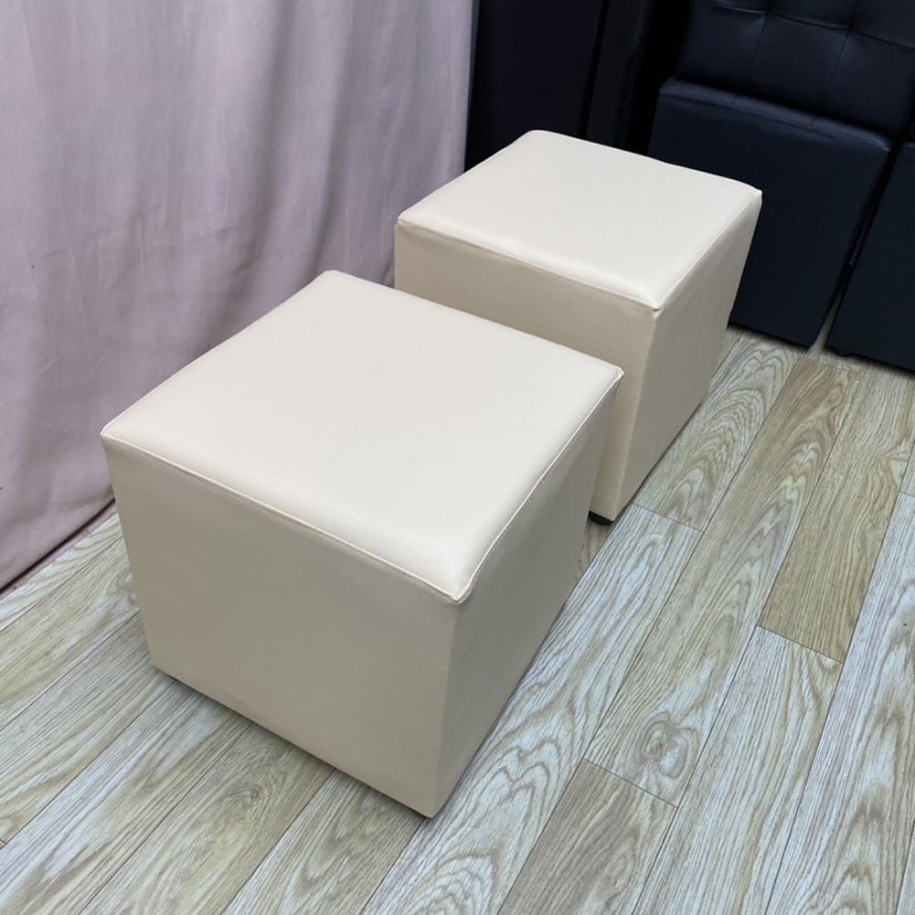 Tabouret bas beige idéal pour agencer une salle d'exposition ou un centre commercial
