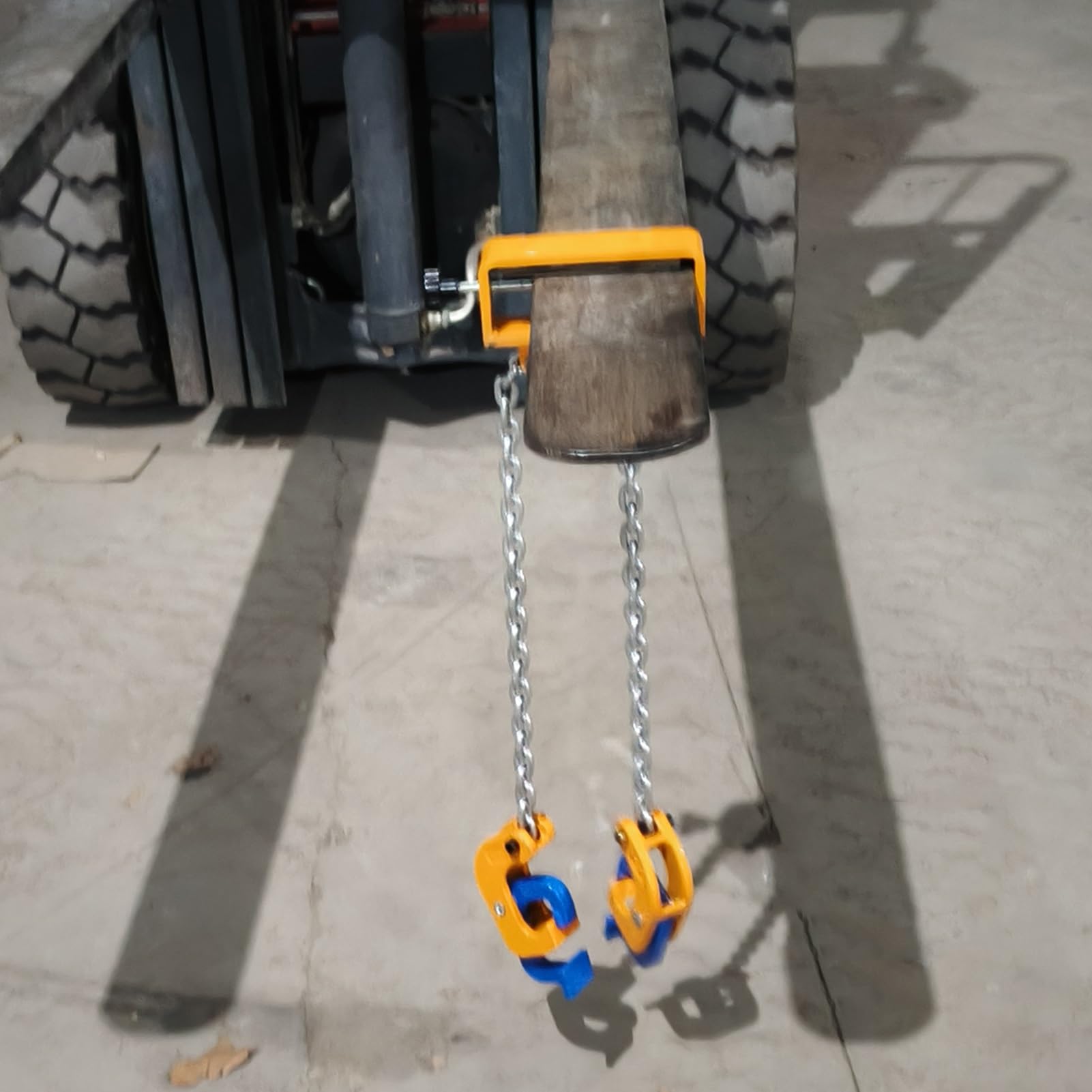 Podnośnik Bębna łańcuchowego Podnośnik Bębnów do Wózka Widłowego z Regulowanym Mechanizmem Zaciskowym, Zacisk Podnoszący o Udźwigu 500kg, Przemysłowy Łańcuchowy Podnośnik do Bębnów