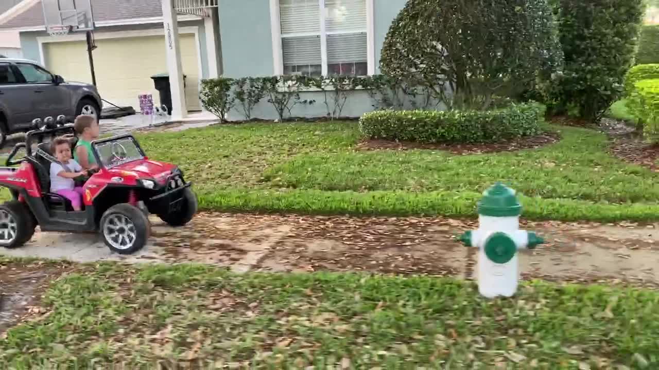Watch Peg perego Polaris RZR 800 on Amazon Live