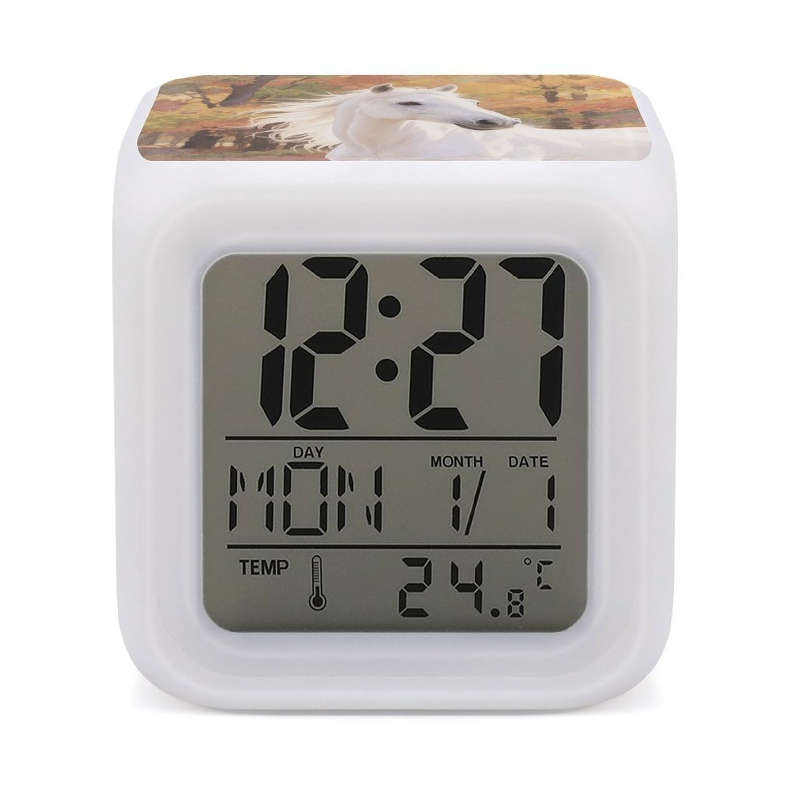 Reloj despertador que evita mirar el móvil de noche gracias a su luz tenue y pantalla digital
