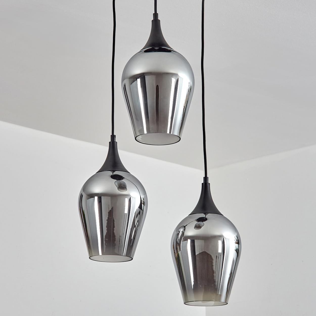 HOFSTEIN Hängeleuchte Lutarp, 3-flammige Hängelampe aus Metall/Glas in Schwarz/Rauchfarben, Retro/Vintage-Design (Ø 18cm), E27, Pendelleuchte höhenverstellbar bis 120cm, Esszimmer, Wohnzimmer, Küche