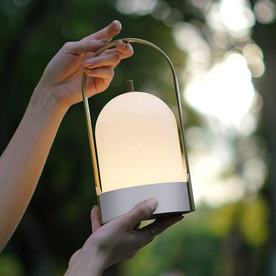 F586  トゥビセン LEDポータブルランプ Tubicen Battery Operated Outdoor Lantern Table Lamp