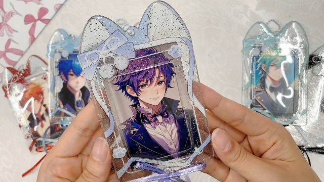 Amazon.co.jp: 【纳次元】鈴&リボン付き猫耳キラキラ トレカケース