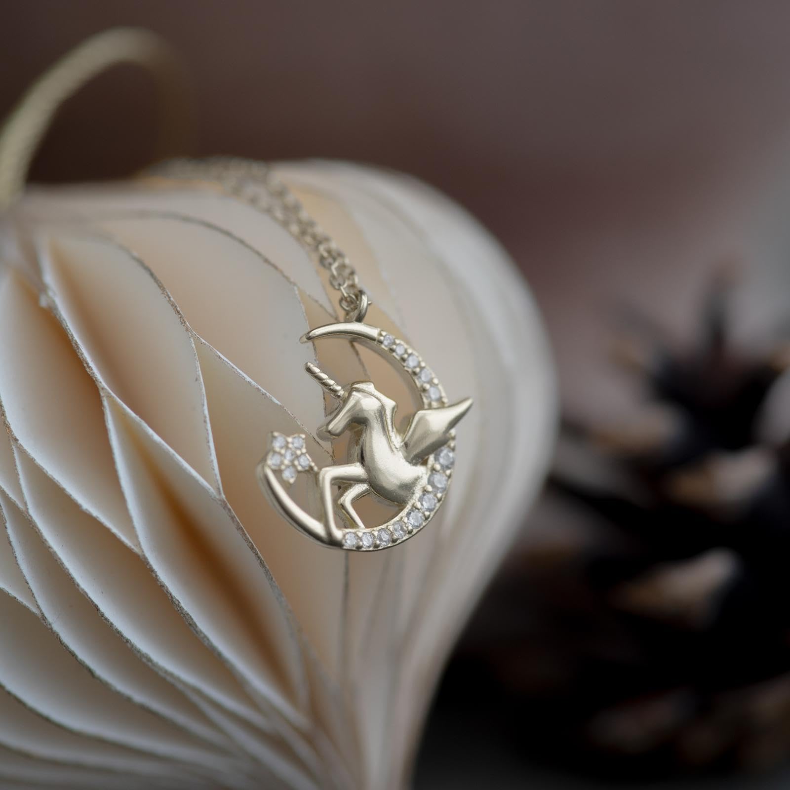 Einhorn Kette Mädchen Silber 925 / Gold vergoldet - Kinder Schmuck Geschenk zum Geburtstag Einschulung Weihnachten - Geschenke für Tochter Enkelin Nichte 4 5 6 7 8 9 Jahre - Halskette Einhorn-Anhänger