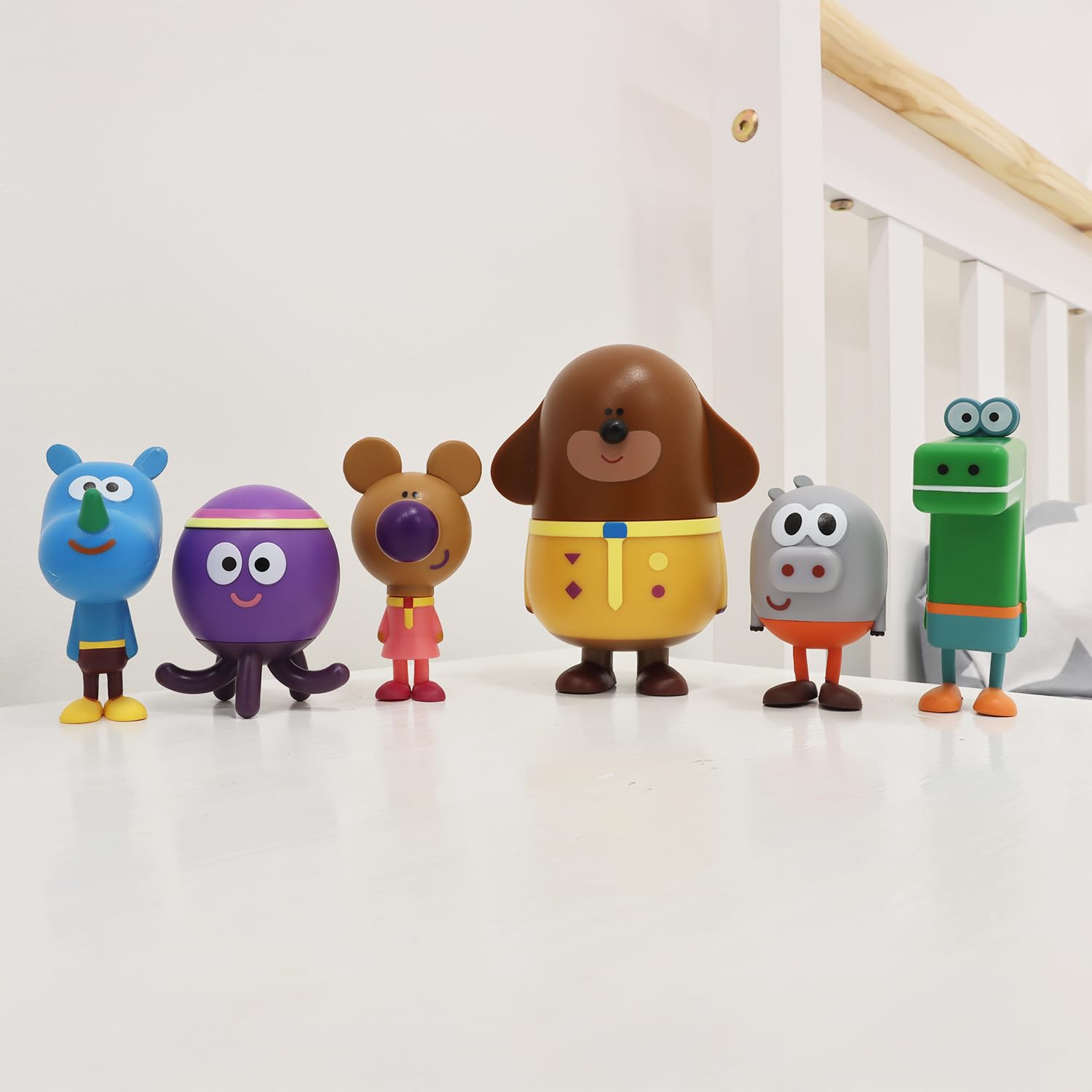 Hey Duggee 1870R Squirrel Figurine Set with Duggee, Multicolor
