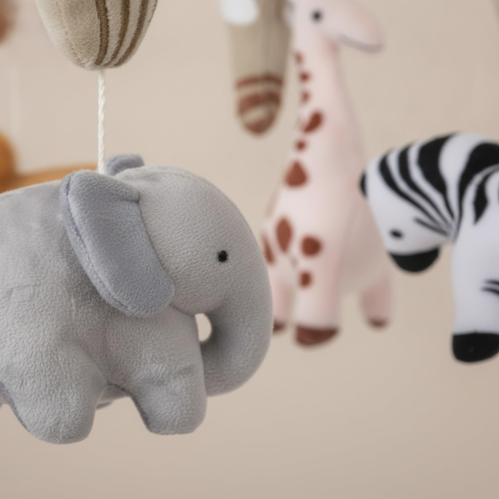 Giostrina con Animaletti di Peluche Morbido Giocattolo Sensoriale da Appendere Leggero per Lattanti, Routine
