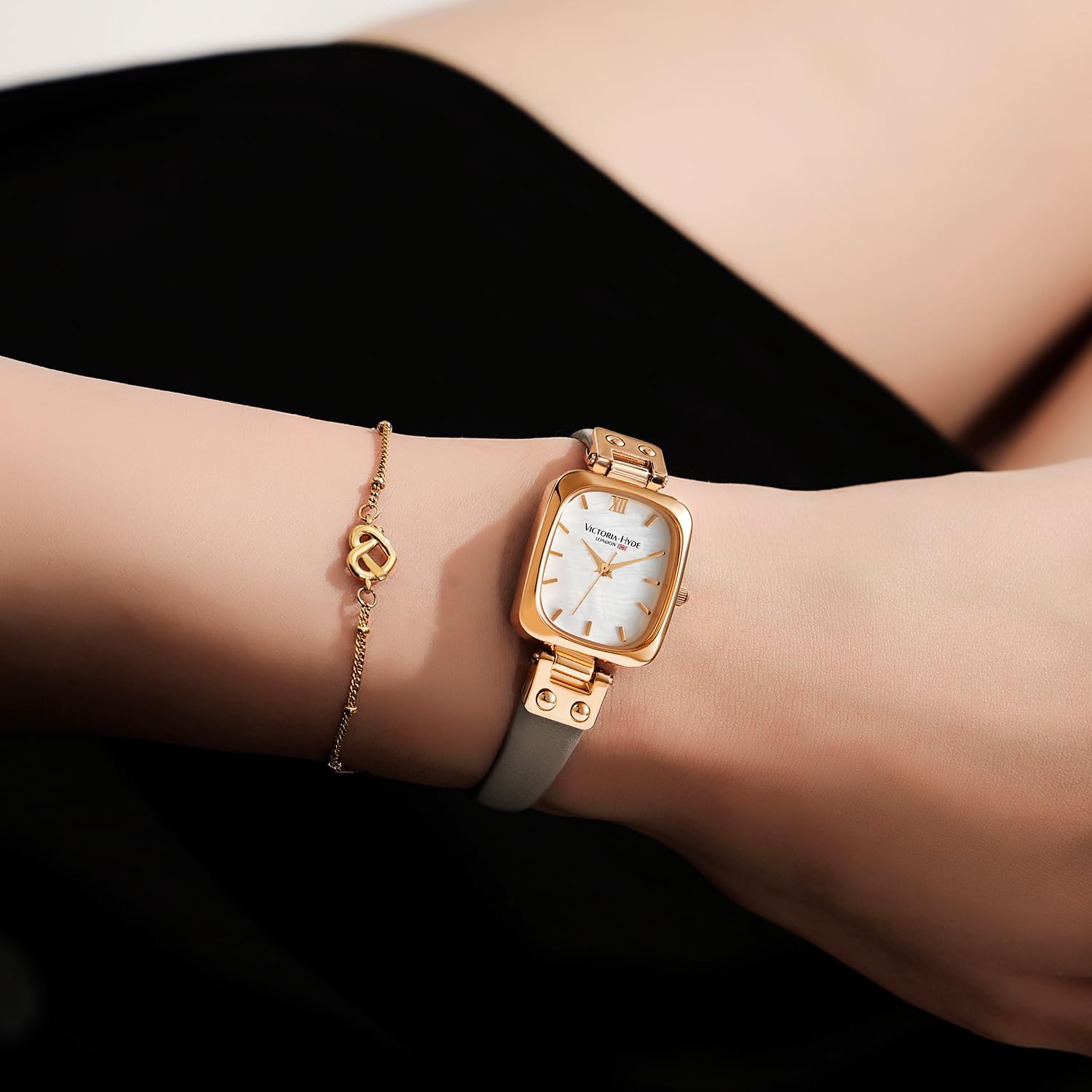 VICTORIA HYDE Dainty Montre rectangulaire pour Femme avec Mouvement à Quartz en Acier Inoxydable ou en Cuir