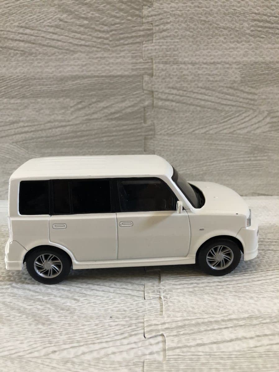 非売品 トヨタ bB ミニカー 1/24 非売品 トヨタ bB ミニカー 1/24