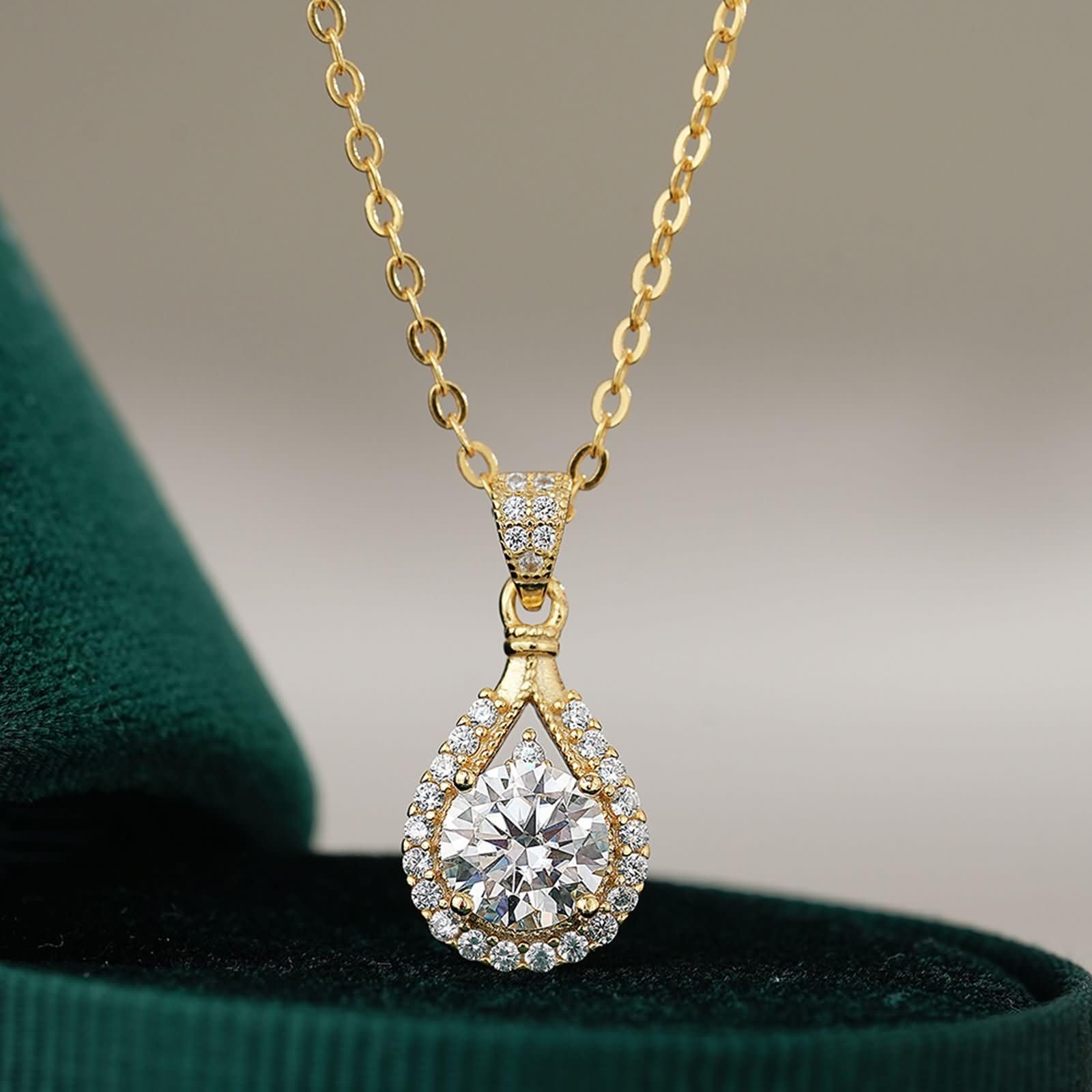 Catena Collana Donna, Oro giallo Collana Donna Ciondolo a goccia con alone e moissanite rotonda da 1 carato