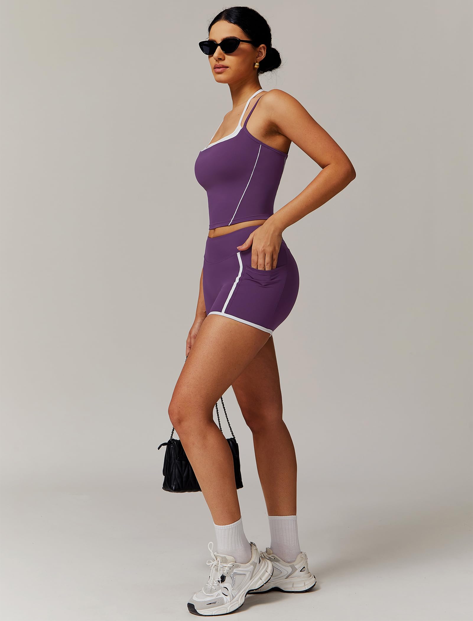 IDOPIP Conjunto deportivo de mujer de dos piezas para fitness: set de gimnasio con sujetador acolchado y leggings cortos con bolsillos – Ropa deportiva de verano para yoga, pilates y entrenamiento