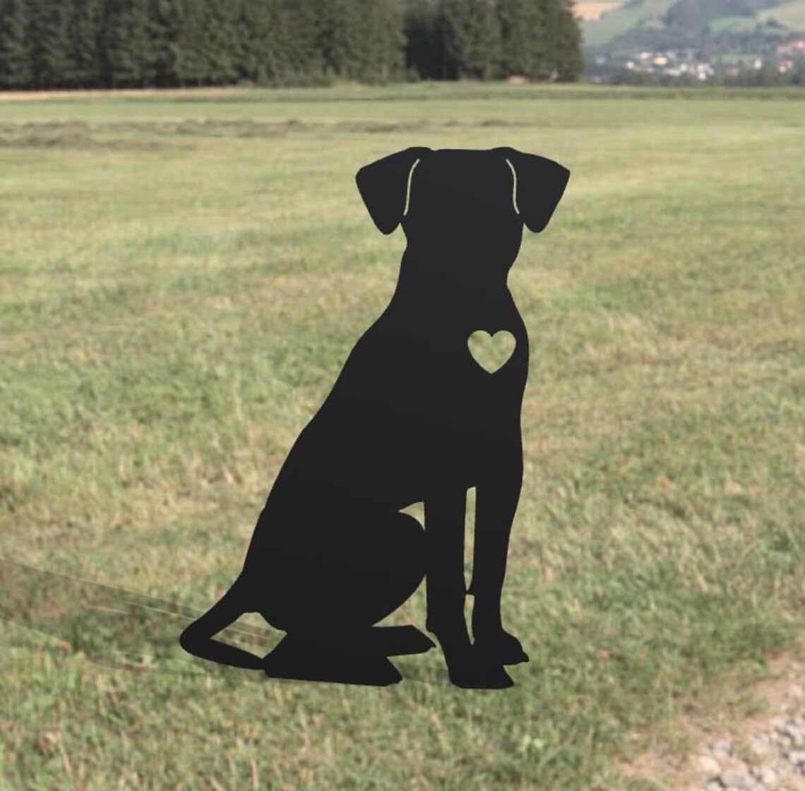 Lovely Dog Metal Artwork Stylish Heart Cut Out Metal Art, Black Lab Art Sign Gift For Dog Mom, Cute Metal Pet Garden Statues for Yard, Garden, Lawn Outdoor Ornaments, Mourning Gift for Lost Dog 22"
